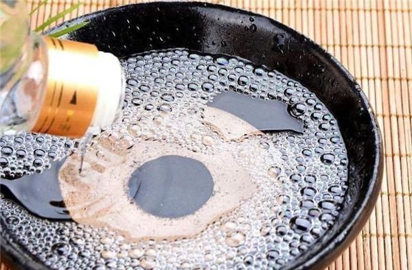 扔掉|白酒颜色变黄是怎么回事别傻傻把酒扔掉,你扔掉的是宝贝