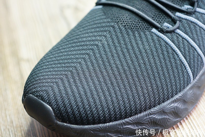 鹅卵石|不怕脏,不怕水,还很轻!OneMix小黑鞋评测