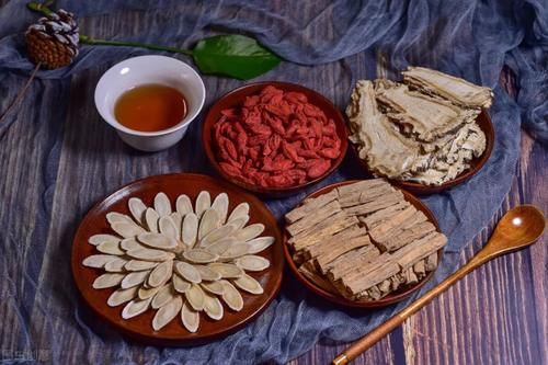 子女者|不要再用各种滋补药材泡茶喝了，这些无效的养生方式该暂停