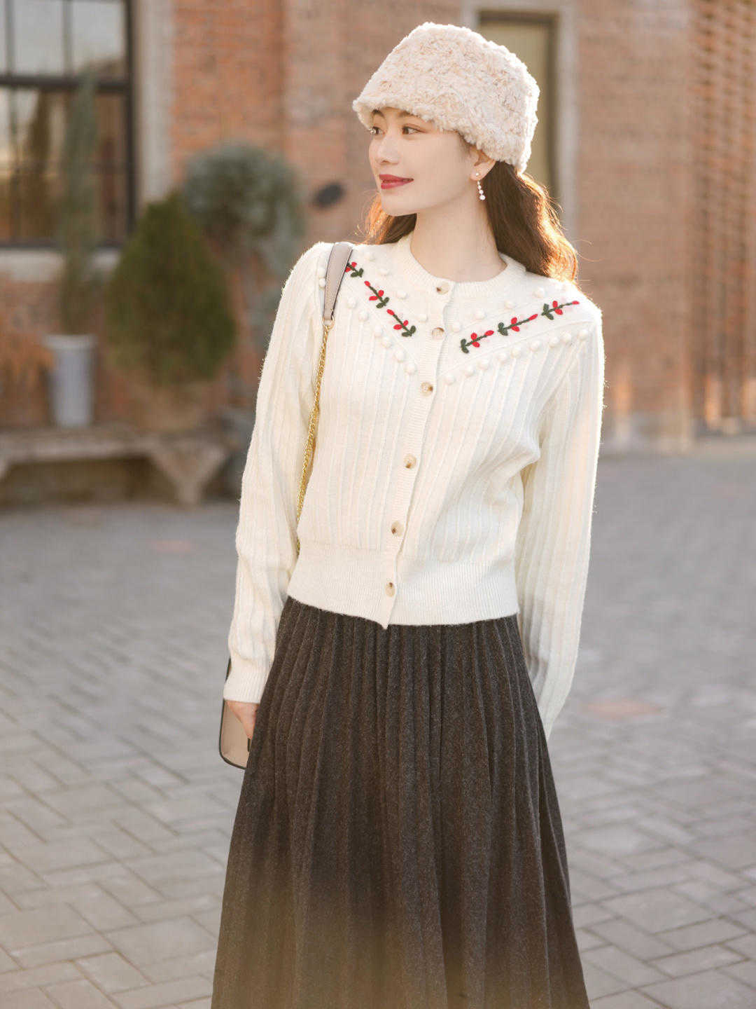 氛围感|圣诞装备可不止有红绿配,跟着博主这样穿,美得高级又与众不同