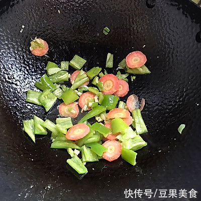 肉丝|简单易做的茄子肉丝，让人吃了还想吃