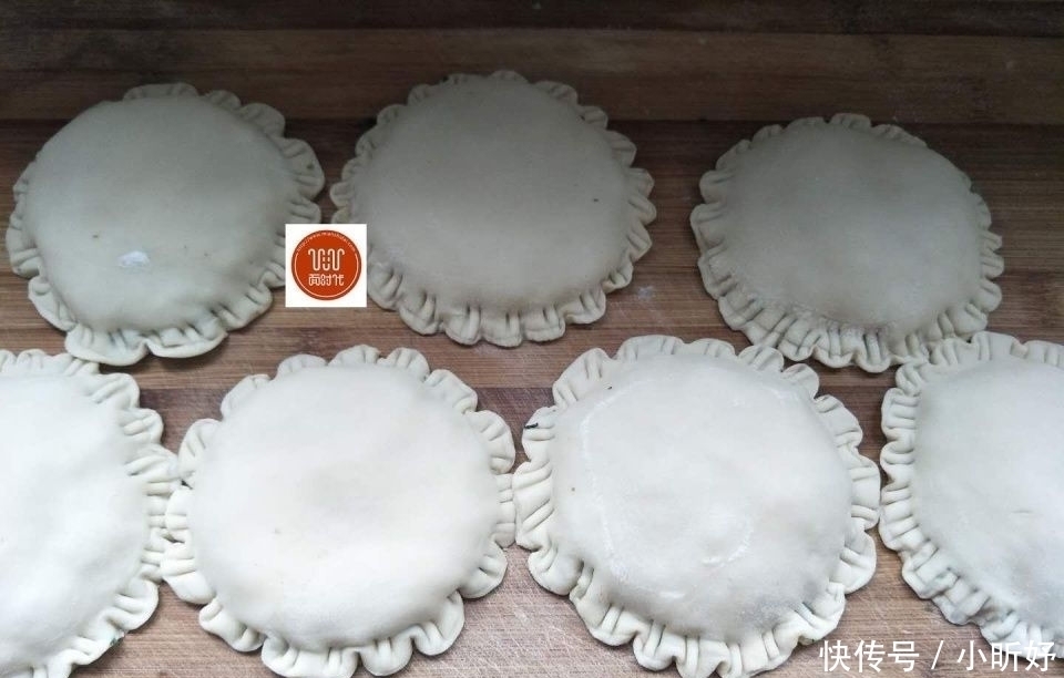  做韭菜盒子，教你一招，外酥内鲜，好吃不腻，简单又美味