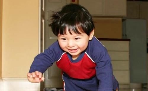 家长|孩子身高发育“猛涨阶段”,身体会主动释放信号,家长能捕捉到