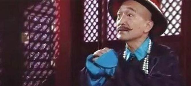 棺材|刘罗锅的墓被打开,专家打开他的棺材,直呼:野史不可信啊!