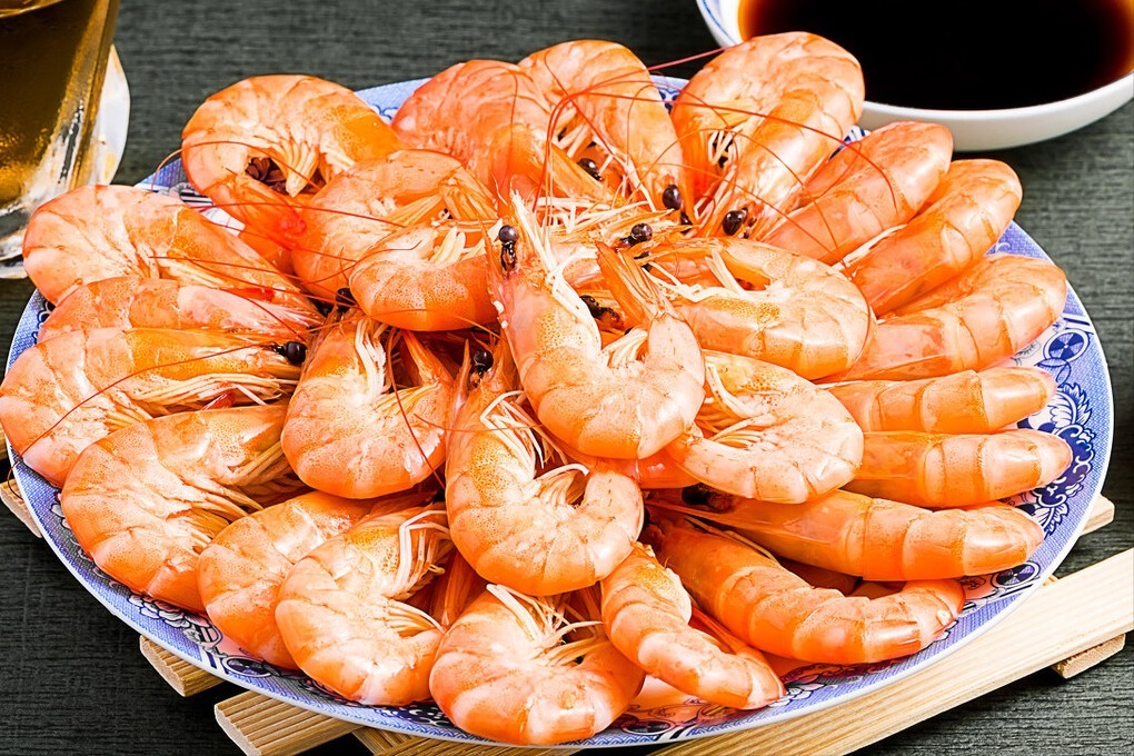 煮大虾,直接加水煮就错了,多做1步,虾肉鲜嫩入味,好吃还不腥