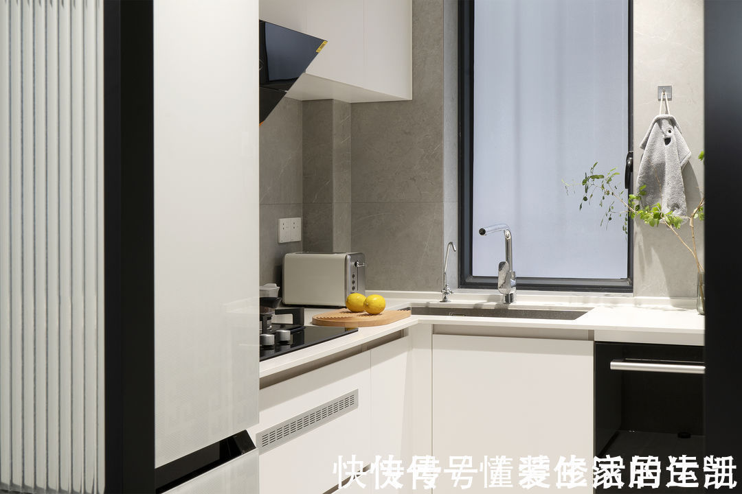 隔墙|80㎡实用主义装修,简约黑白灰色调,全屋简单又大气