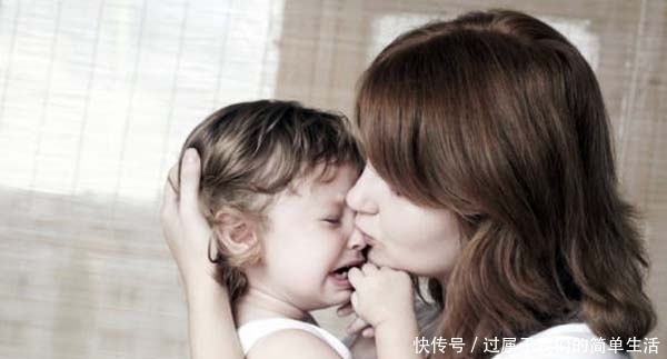 孩子|动不动就哭的孩子,与忍着不哭的宝宝,两者长大后差距明显