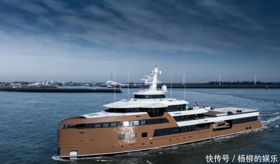 第一艘有固定行程、专为商业活动建造的探险游艇租赁旅程已开启