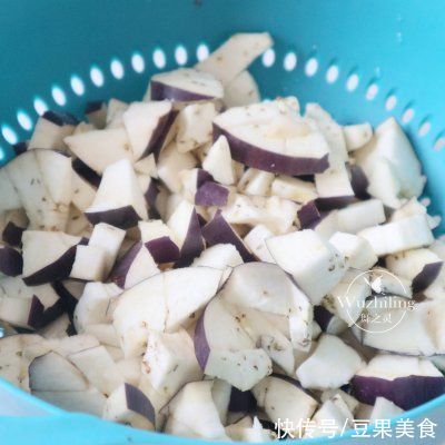 脾胃虚寒|#不容错过的鲜美滋味# 茄子肉丝炸酱面