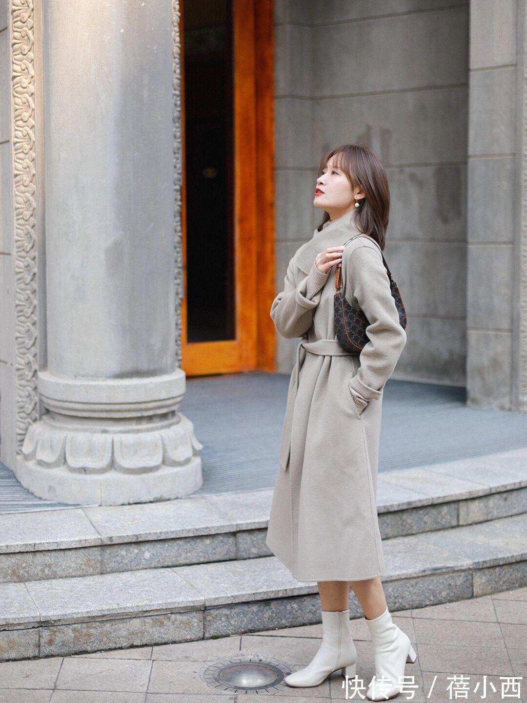 搭配|“基础款大衣”也有大讲究,这样穿搭不显老、不花哨,真的很高级