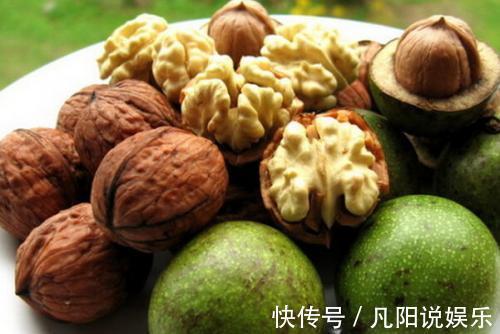 吃好|核桃是早上吃好还是晚上吃好告诉你最佳的食用时间,别错了