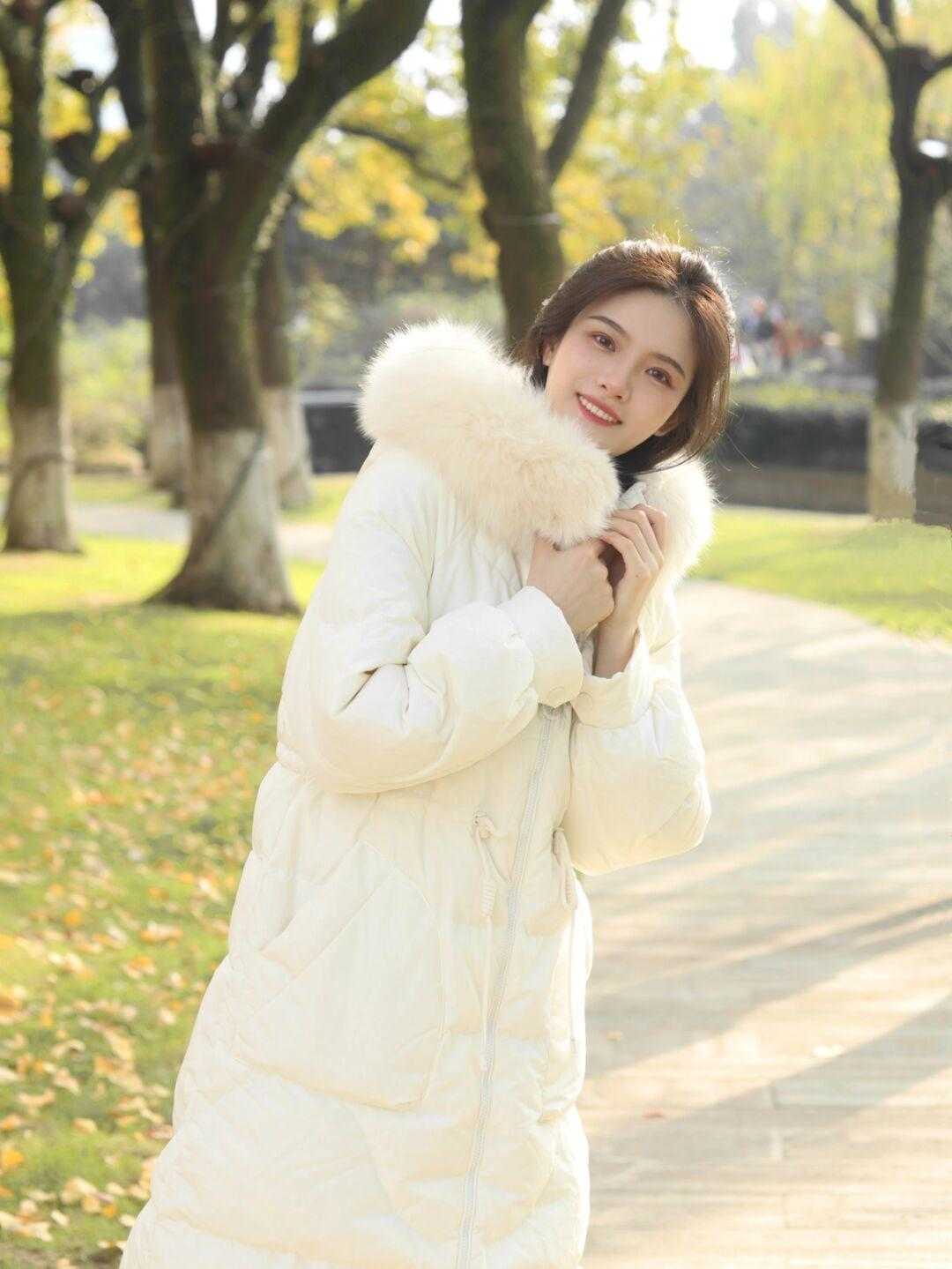 羽绒服 韩系风的羽绒服搭配,让你的气质更出众,保暖且显瘦