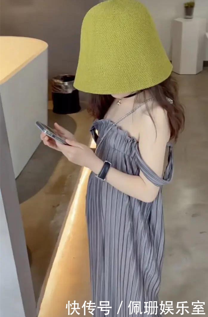 穿搭|童装也变质了?小女孩穿吊带裙涂口红,“网红风”穿搭被说太成熟