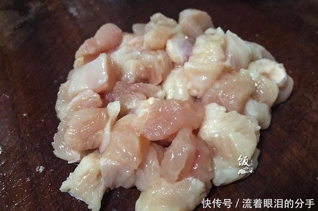  鸡胸肉怎么做好吃教你这样做，兼顾美味和低脂，太解馋了