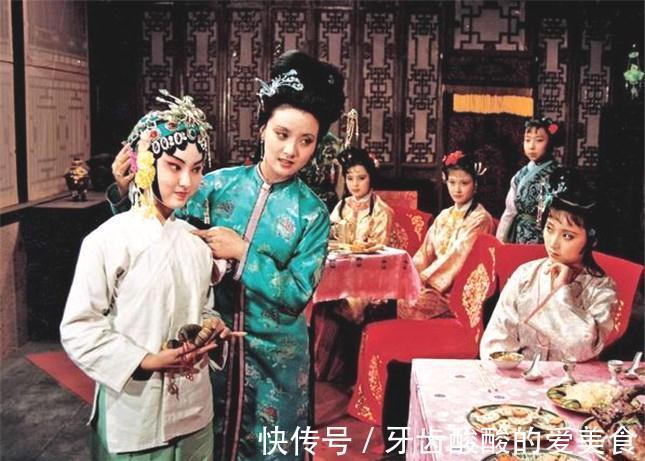 元春@细节露端倪:端阳节赐礼,元春只给黛玉挑选礼物,根本没理会宝钗