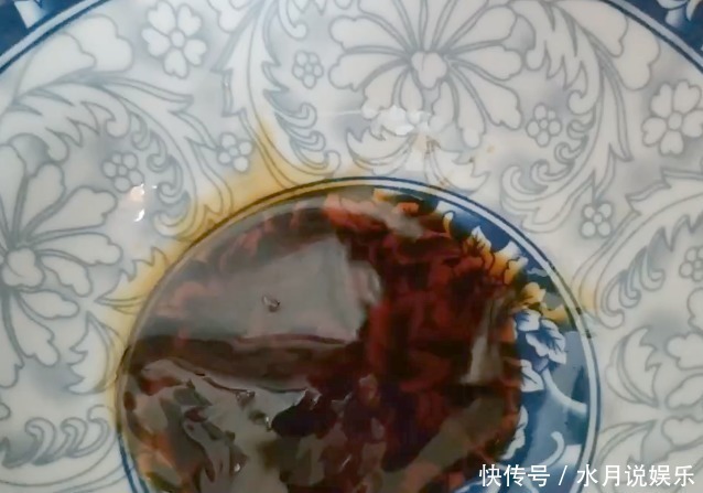 凉拌|豆腐新吃法,不炒不炖不凉拌,撒点调料,鲜香美味,外酥里嫩