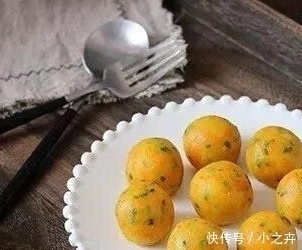 面粉|一块南瓜，一斤土豆，不放面粉，做出营养丸子，孩子吃到停不下来