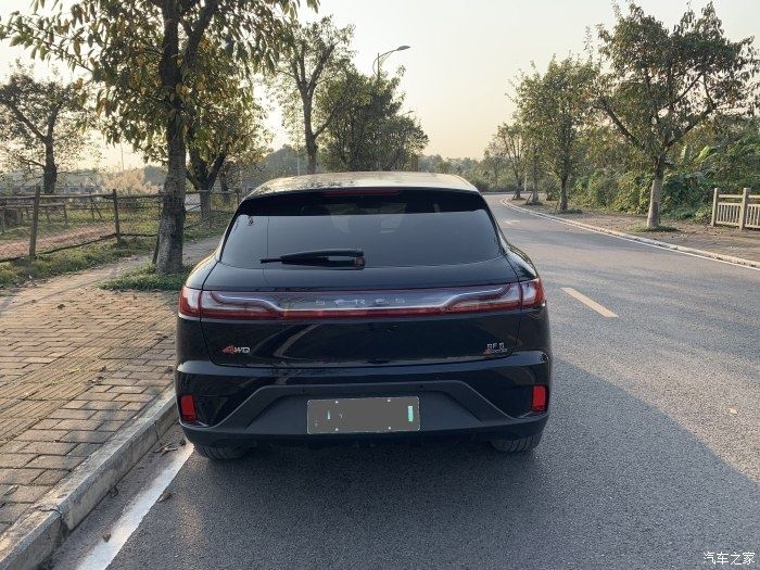 国产车|享受放荡不羁的赛力斯SF5，黑赛所向披靡！