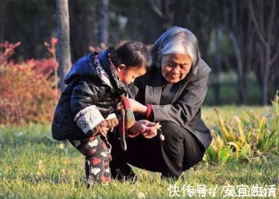 家人们|“最后悔的事,是让我妈来带娃”,90后宝妈的哭诉引共鸣,扎心