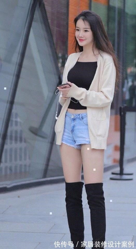 小姐姐 紧身的打底裤只有自信的小姐姐才敢穿，时尚休闲又百搭，风靡街头！