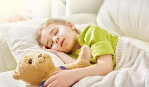 婆婆|开水烫奶嘴很“敷衍”,这样做父母太天真,无形中给宝宝造成伤害