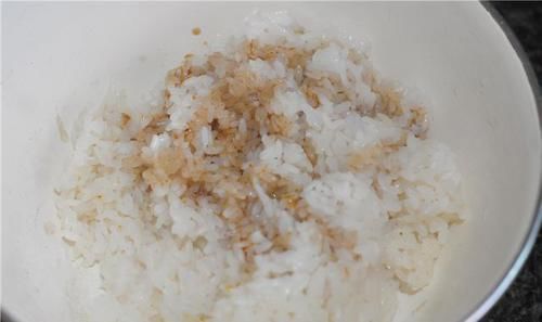 儿子|米饭新做法，儿子着了迷，天天吃不够，5分钟上桌，我特乐意做！