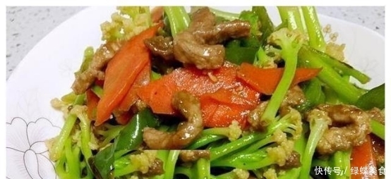 老妈最拿手的几道菜,香味十足很爽口,好吃到停不下嘴来