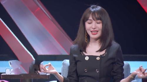 李菲儿表示自己从没火过,并为假唱而道歉