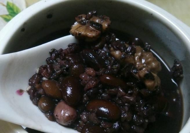 白发|每天坚持喝一碗,连续坚持一个月,白发变成乌黑秀发,身体更健康