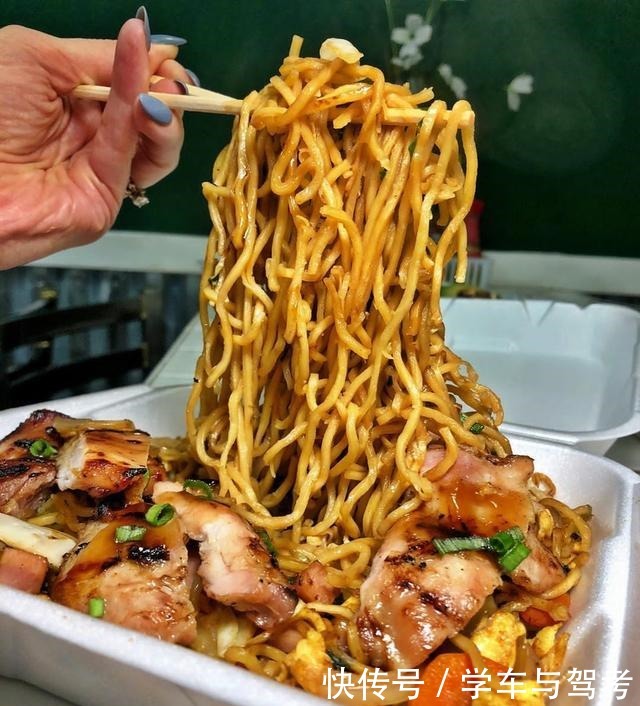 你饿不饿,饿了就去吃面啊