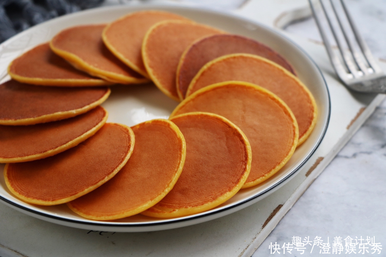 女儿|天热,女儿不爱吃早餐,用酸奶做小饼,上桌5分钟光盘,太香了