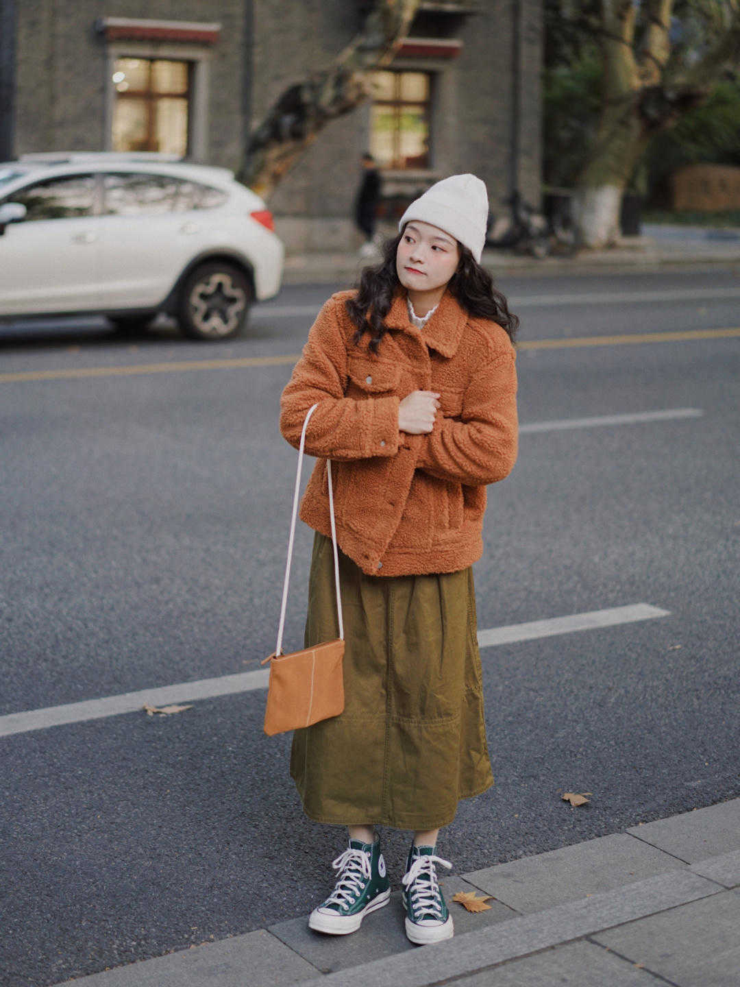 下装|冬天来一件彩虹色羊羔毛外套吧!保暖舒适又减龄,奶fufu的超可爱