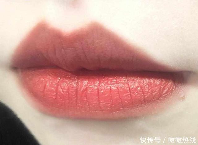 “国货之光”花西子散粉遭吐槽,这几支口红却意外受到好评