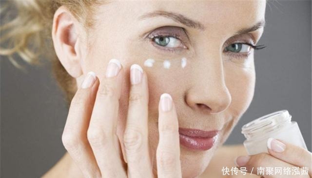 “涂眼霜”的4种错误方法,就算是千元眼霜也是浪费钱还没效果!