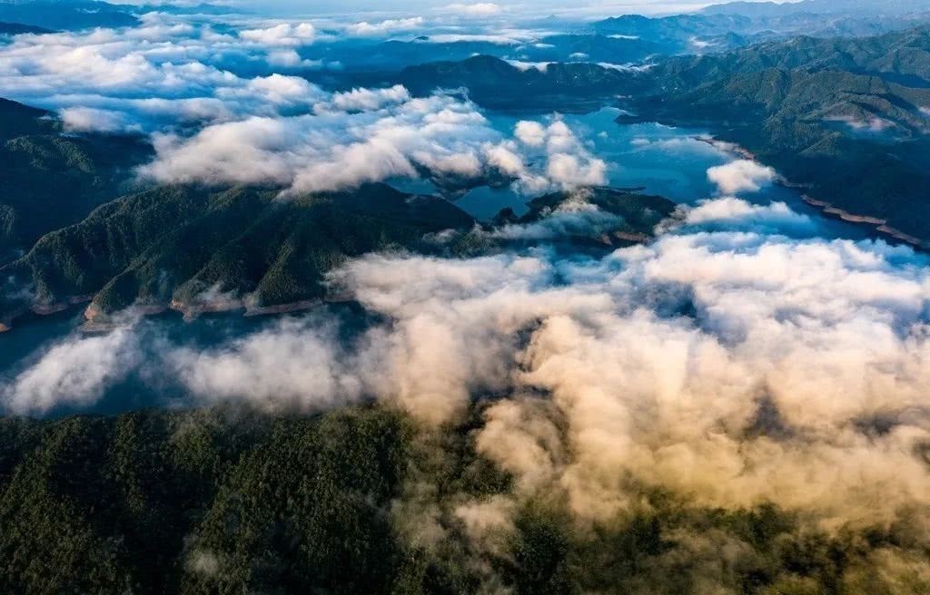 中年|金寨千年古寨，能一览无余的看梅山！