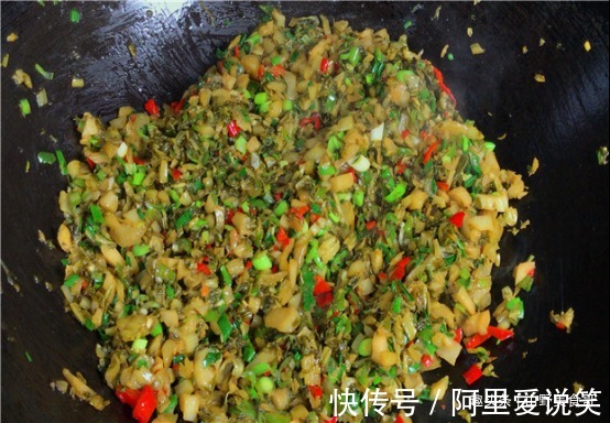 腌酸菜时，一定不能放盐，教你正确做法，3天就能吃，放一年不坏