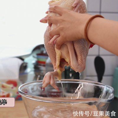 微波炉|健康的烤全鸡自己做！超简单哒！一口下肚，唇齿留香