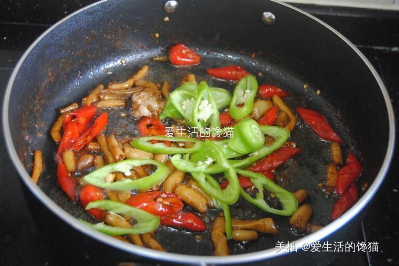  大拇指|冷天别忘了吃它，香辣下饭，真够味，炒一盘上桌，吃过都竖大拇指