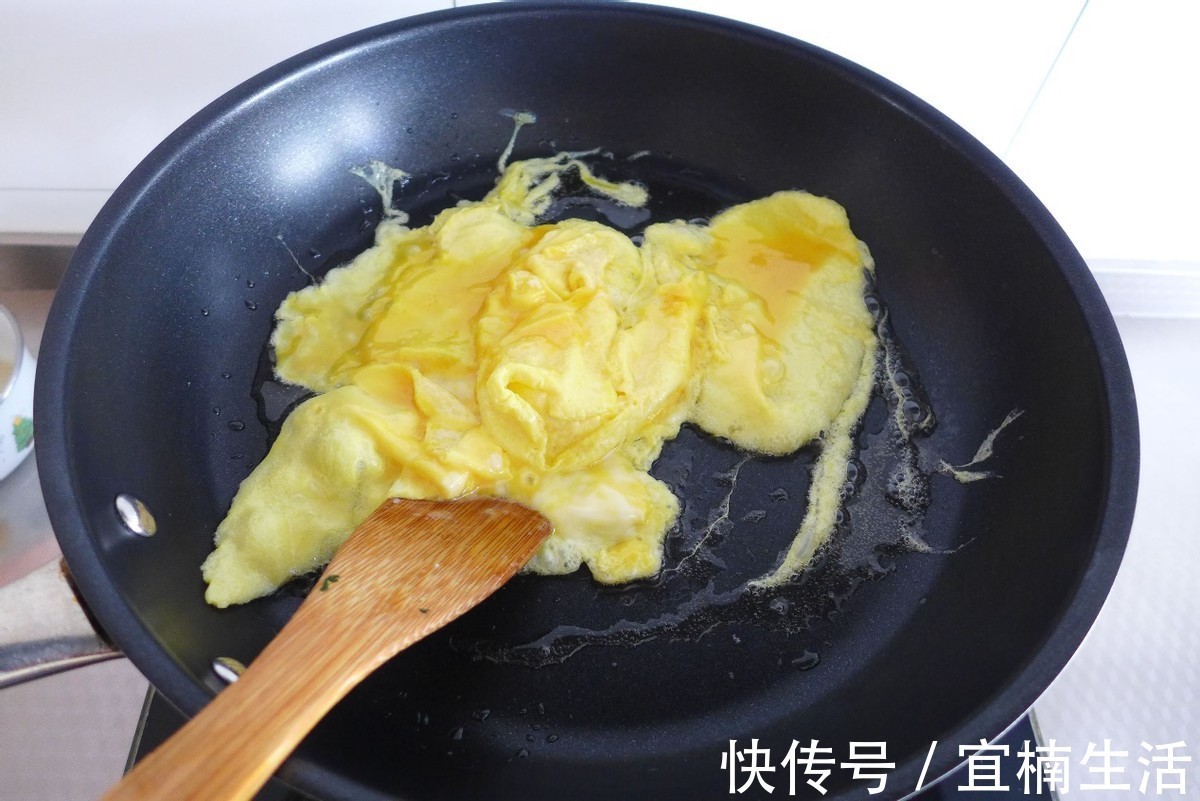 虾仁|芦笋和虾仁的完美组合，随手一炒，鲜美下饭，清爽解腻
