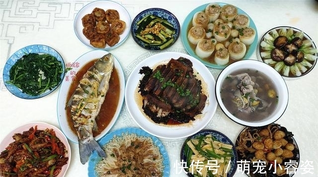 年夜饭|晒晒我家的年夜饭,4小时做12道菜,上桌后怀疑自己是“饲养员”
