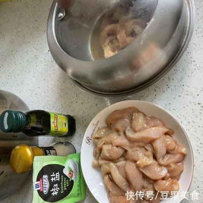 鸡胸肉|不可错过的下酒菜煎鸡胸肉,过瘾