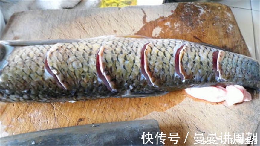 葱青|做清蒸鱼，酱油先放还是后放？一旦顺序弄错了，味道差别极大