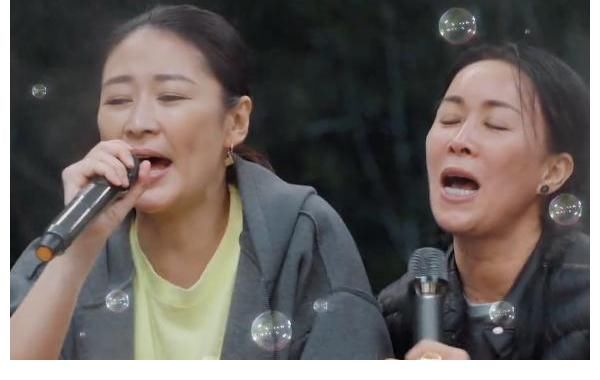 黃磊|《向往5》座位代表地位，黃磊何炅的飯桌C位，終于讓出來了