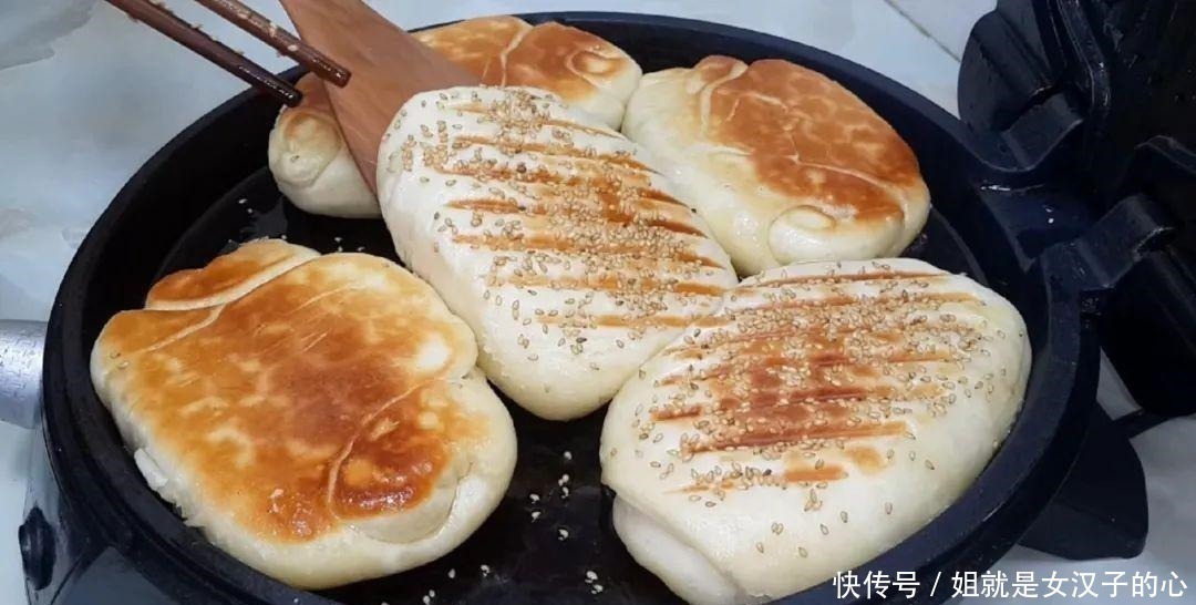面团|爱吃烧饼的要收藏了,开水一烫,个个松软香甜,学会都能开店了