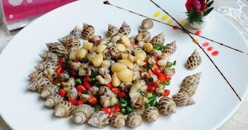 这样的家常菜天天吃也不嫌，难怪每次上桌，都吃的干干净净