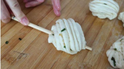 媳妇每次发面做花卷,一大锅一顿就抢光,秘诀全都告诉你,太香了