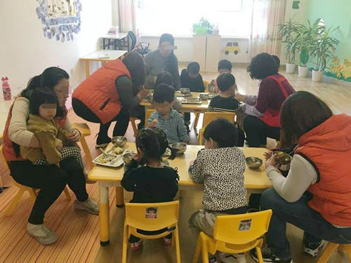 聪明娃|懒妈妈与聪明娃:妈妈在这三个方面越“懒”,孩子以后越有出息