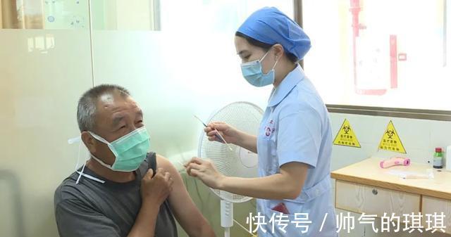 新冠|打完第一针新冠疫苗之后,第二针必须换只胳膊打吗听医生怎么说