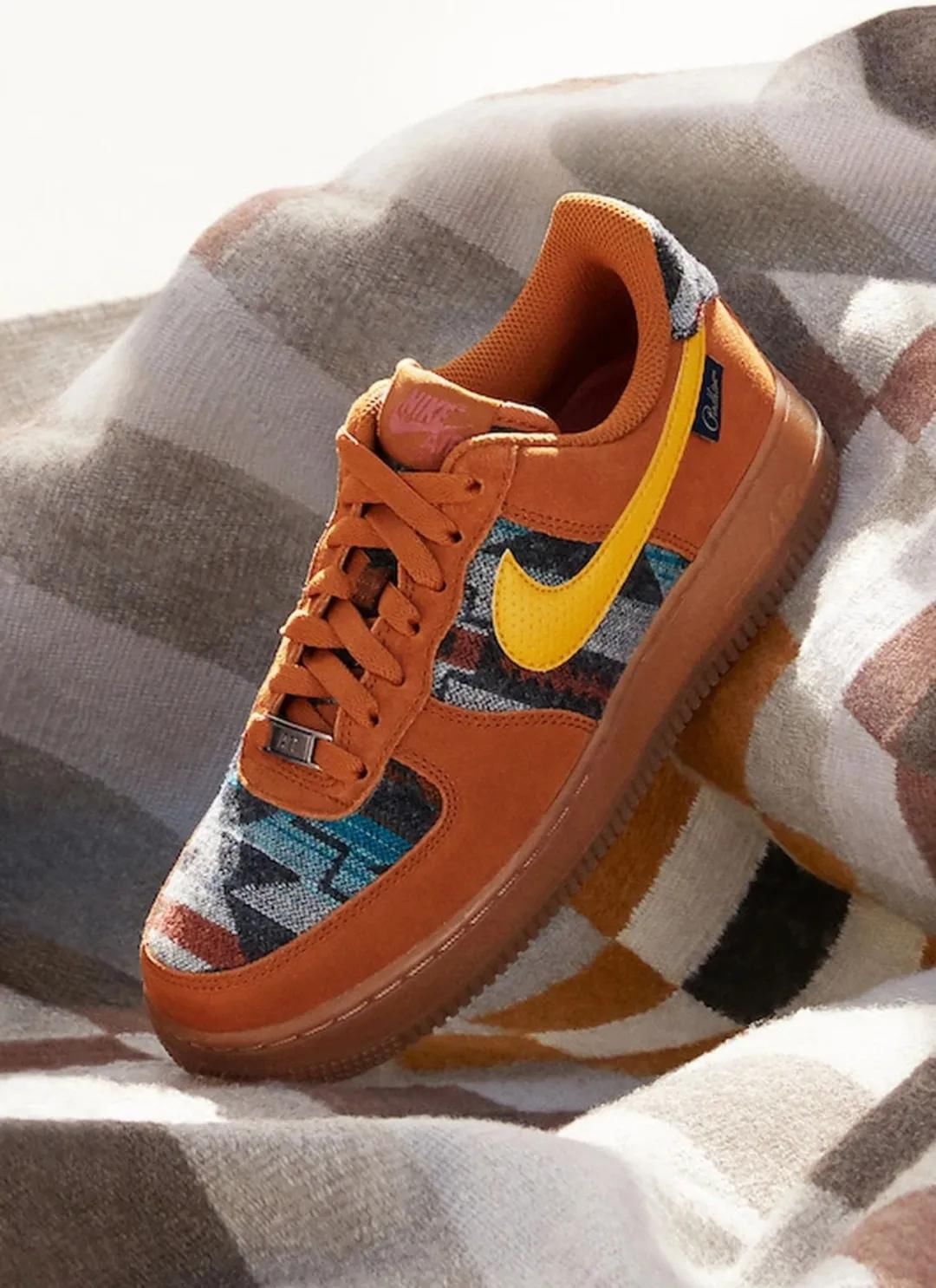 为什么“好色”的男人，总会在冬日拥抱「印第安图腾」？