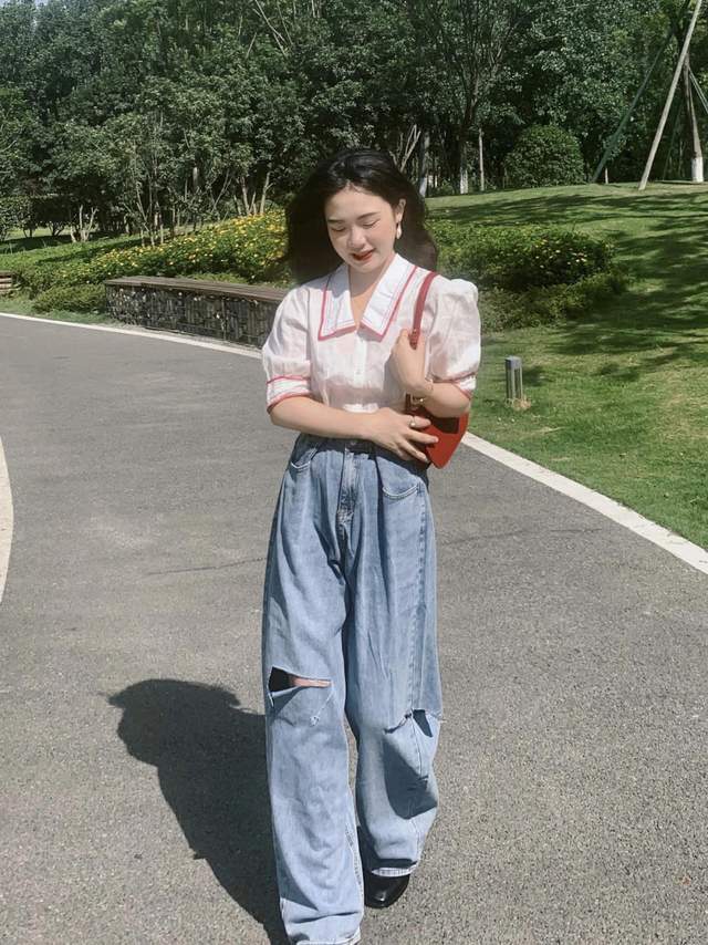 毛衣 秋季,牛仔裤怎么穿才好看?泡泡袖衬衫+阔腿牛仔裤,复古洋气